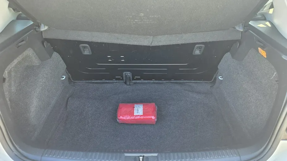 VOLKSWAGEN Polo -