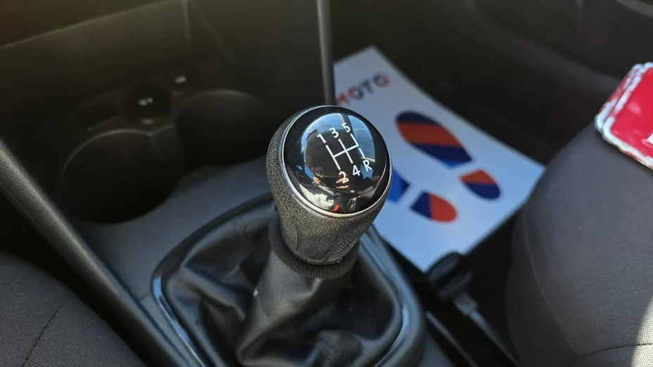 VOLKSWAGEN Polo -