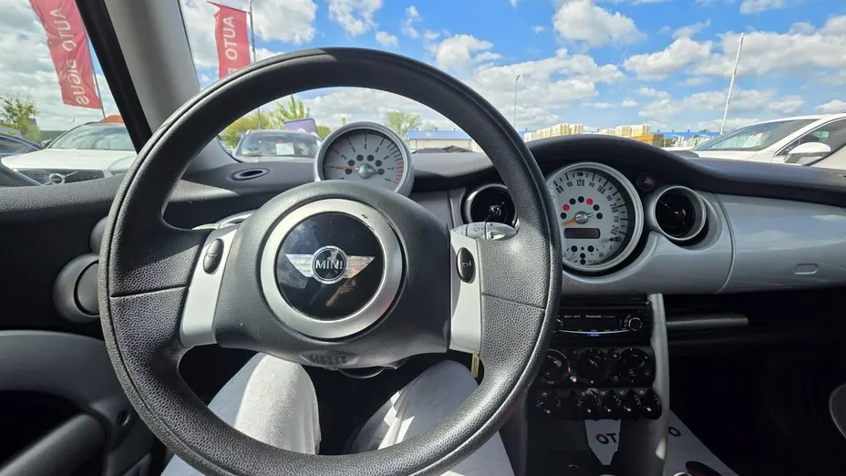 MINI One -