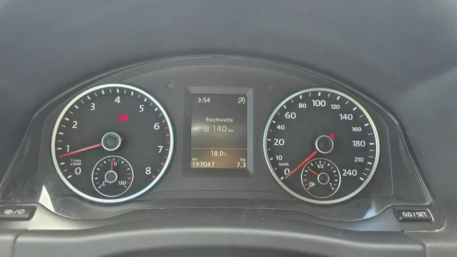 VOLKSWAGEN Tiguan -