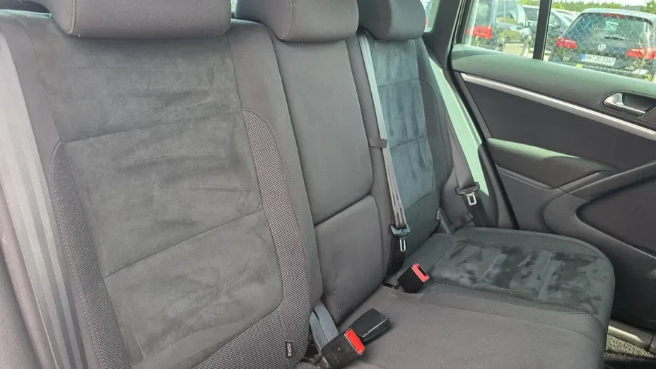 VOLKSWAGEN Tiguan -