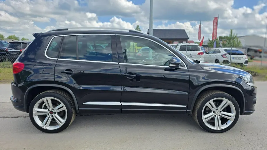 VOLKSWAGEN Tiguan -
