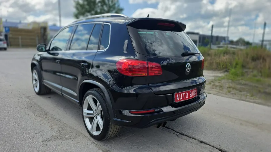 VOLKSWAGEN Tiguan -