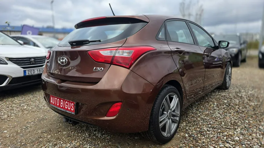 HYUNDAI i30 -