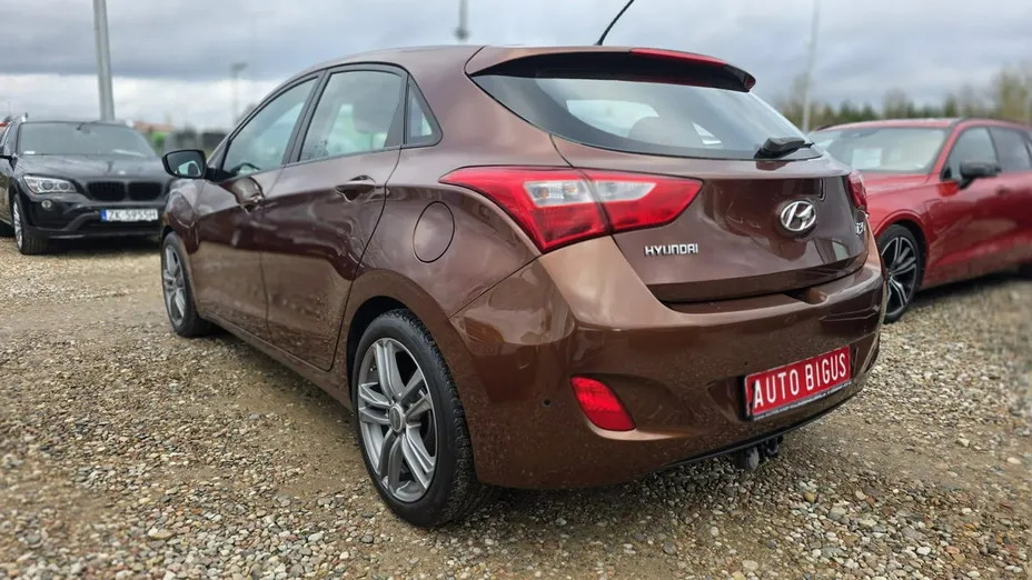 HYUNDAI i30 -