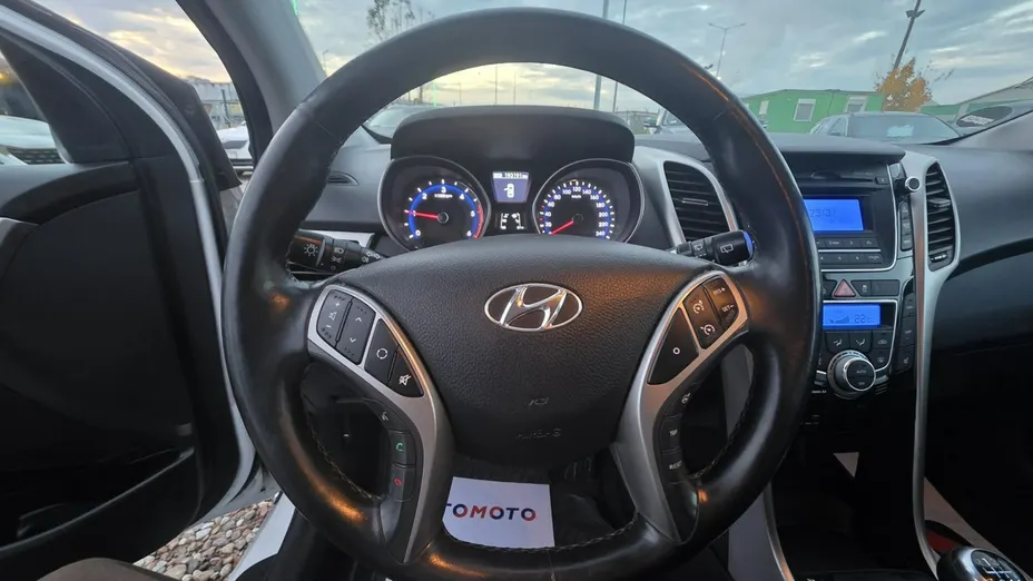 HYUNDAI i30 -