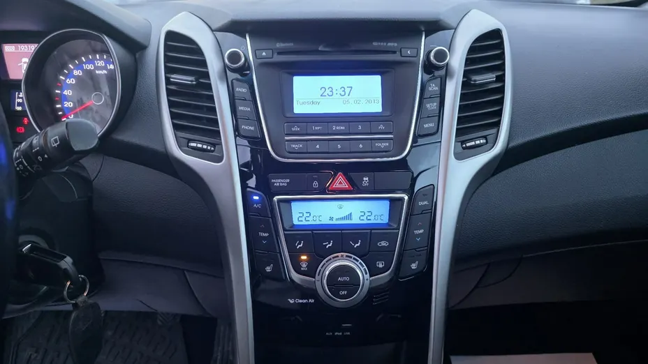 HYUNDAI i30 -