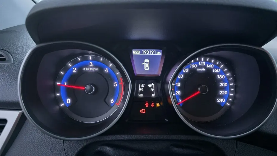 HYUNDAI i30 -