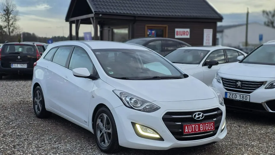 HYUNDAI i30 -