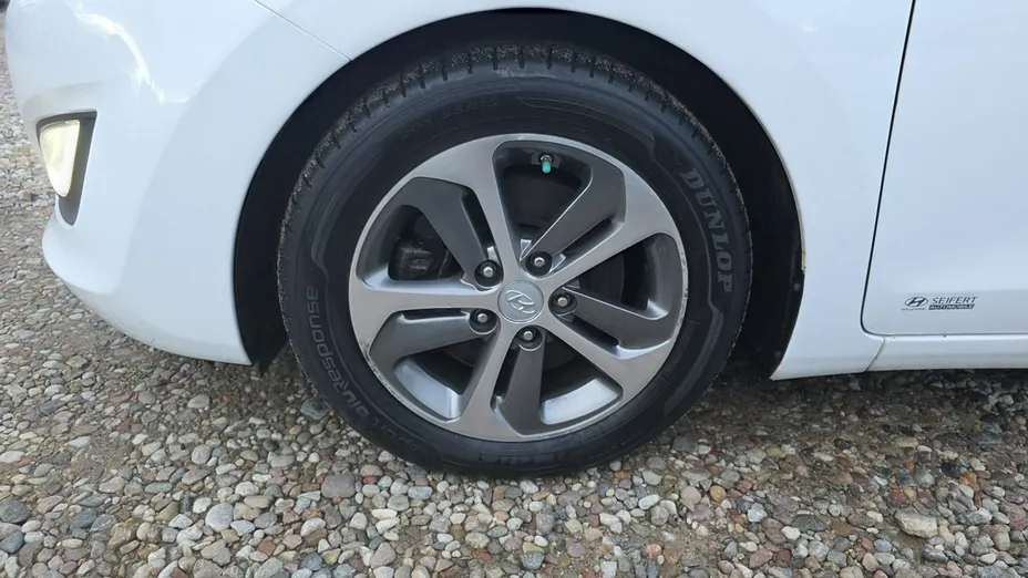 HYUNDAI i30 -