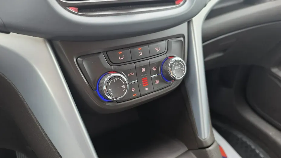 OPEL Zafira -