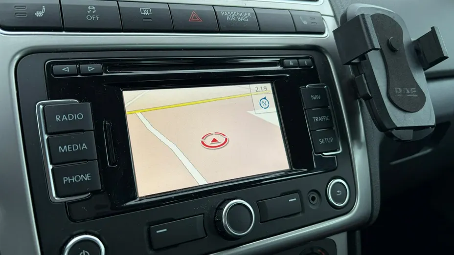 VOLKSWAGEN Polo -