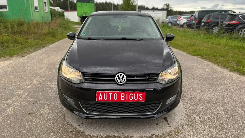 VOLKSWAGEN Polo -