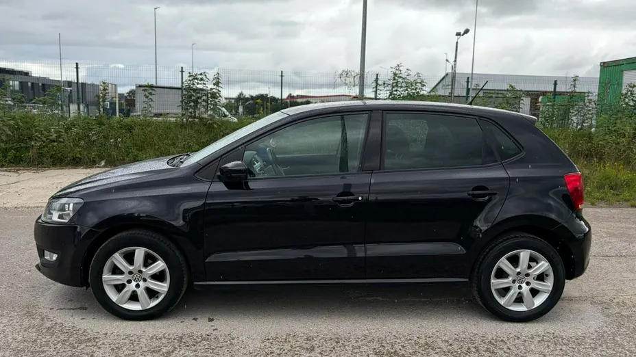 VOLKSWAGEN Polo -
