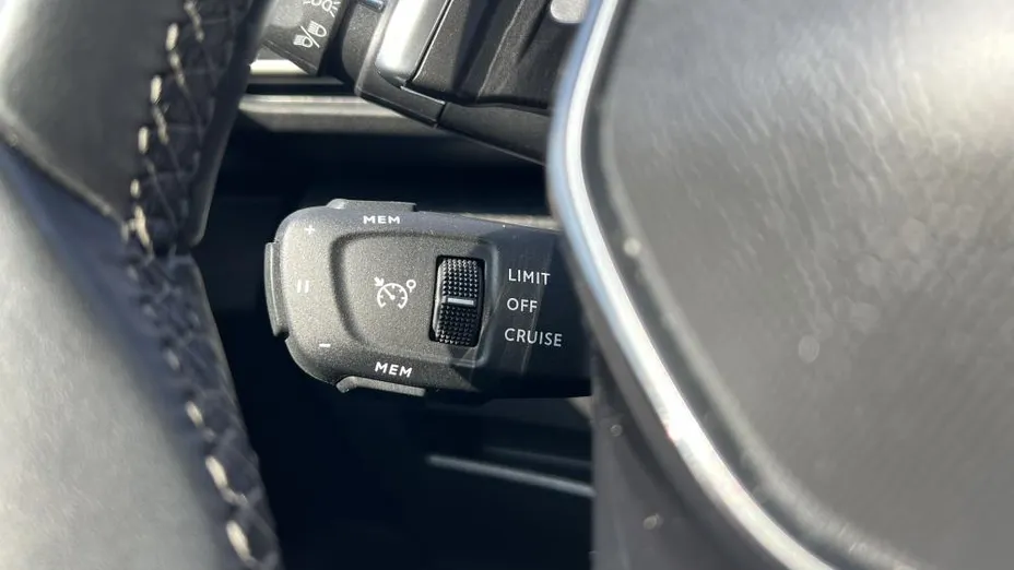 PEUGEOT 3008 3008 1.5 BlueHDi Allure S&S EAT8