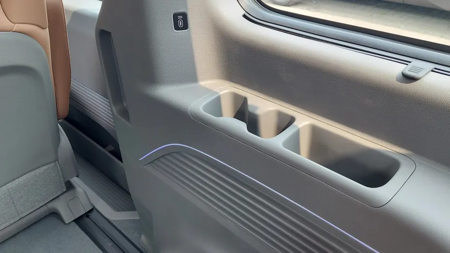 HYUNDAI Staria Staria 1.6 T-GDI HEV Luxury aut Nowy