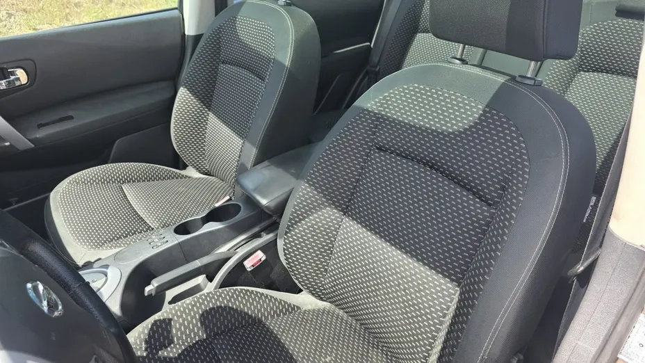 NISSAN Qashqai -
