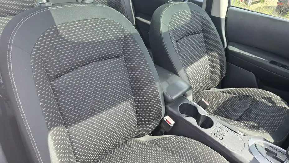 NISSAN Qashqai -