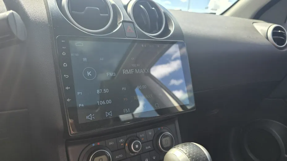NISSAN Qashqai -