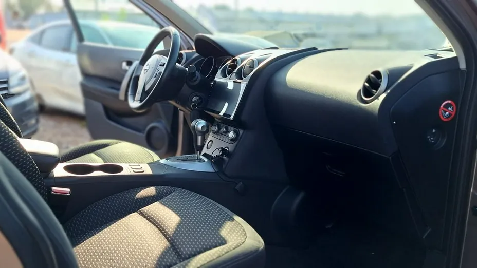NISSAN Qashqai -
