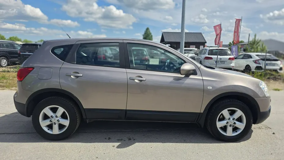 NISSAN Qashqai -