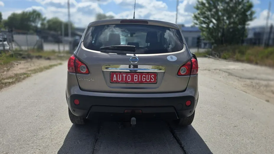 NISSAN Qashqai -