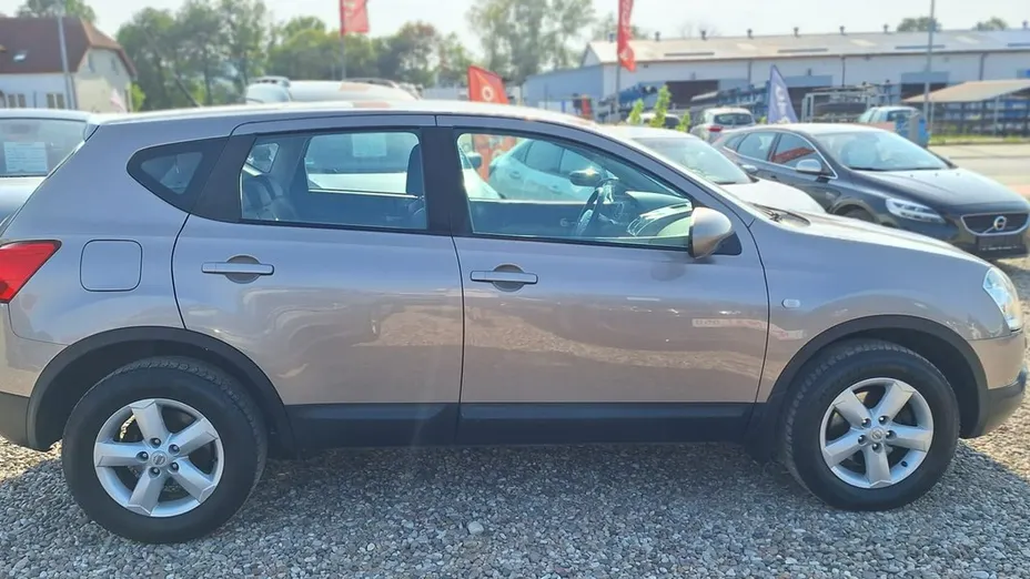NISSAN Qashqai -