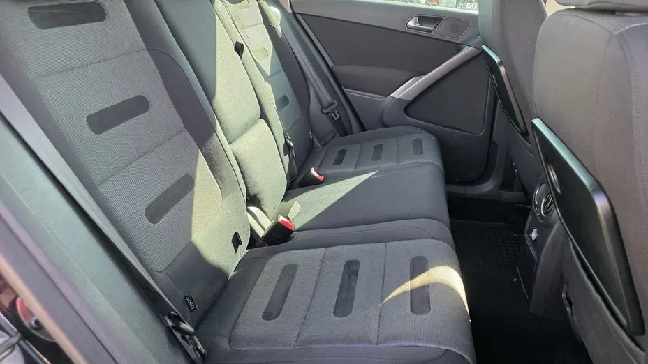 VOLKSWAGEN Tiguan -