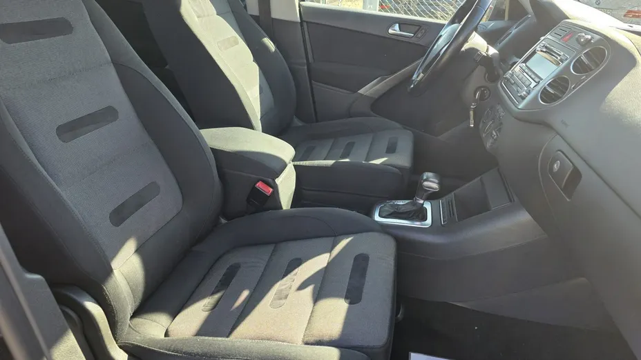 VOLKSWAGEN Tiguan -