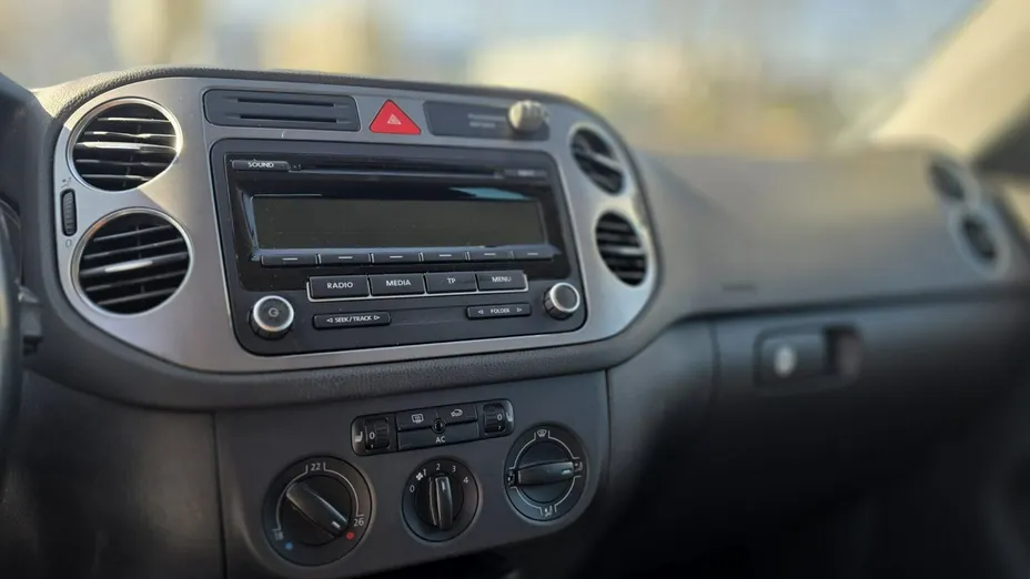 VOLKSWAGEN Tiguan -