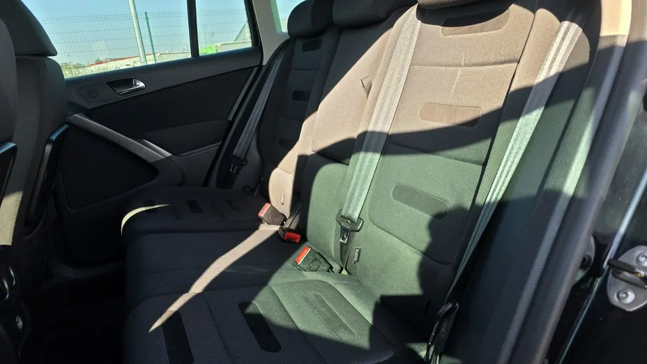 VOLKSWAGEN Tiguan -