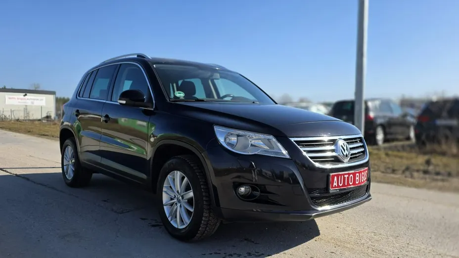 VOLKSWAGEN Tiguan -