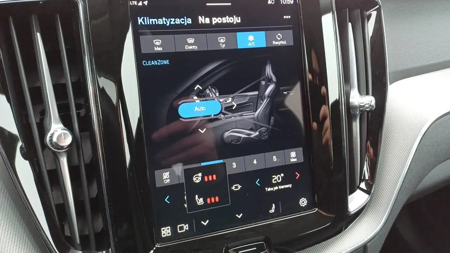 VOLVO XC60 XC60 B5 B AWD Plus Dark aut