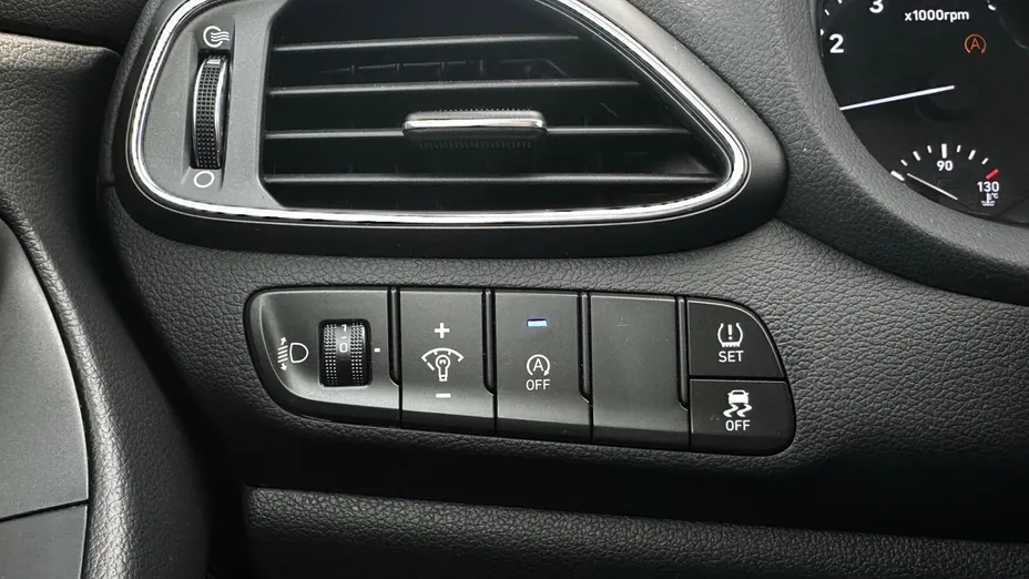 HYUNDAI i30 i30 1.5 T-GDI 48V Modern