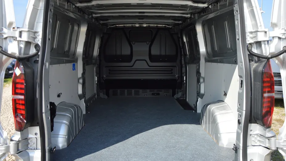 VOLKSWAGEN Transporter Transporter TDI L2H1