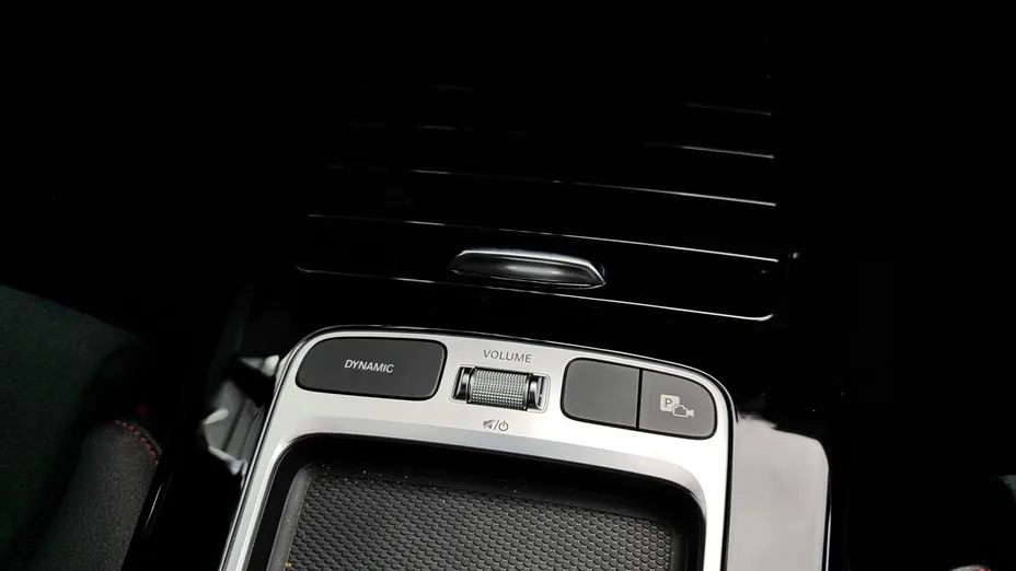 MERCEDES-BENZ CLA CLA 200 AMG Line 7G-DCT