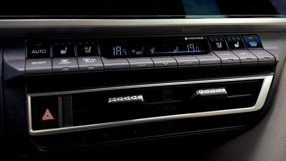 TOYOTA Camry Camry 2.5 Hybrid Dynamic Force Executive e-CVT