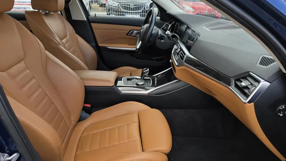 BMW Seria 3 320d xDrive Luxury Line aut