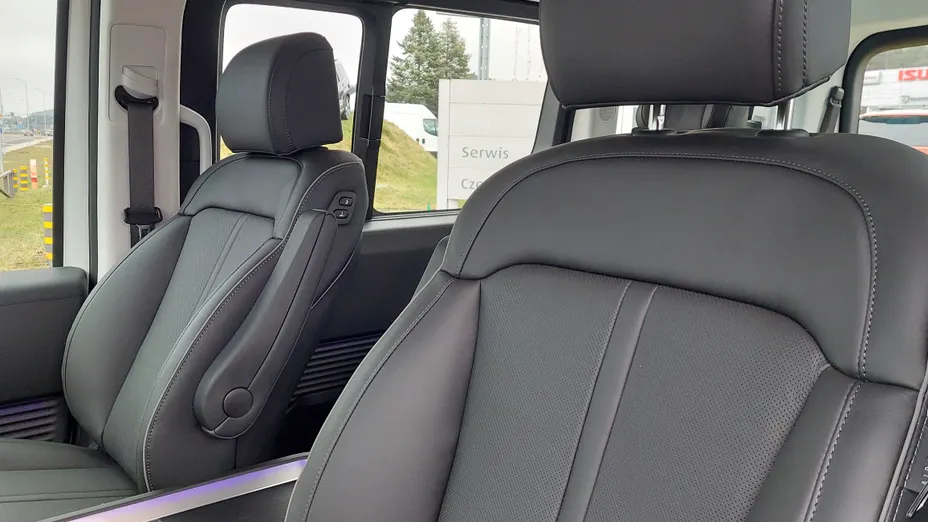 HYUNDAI Staria Staria 1.6 T-GDI HEV Luxury aut Nowy