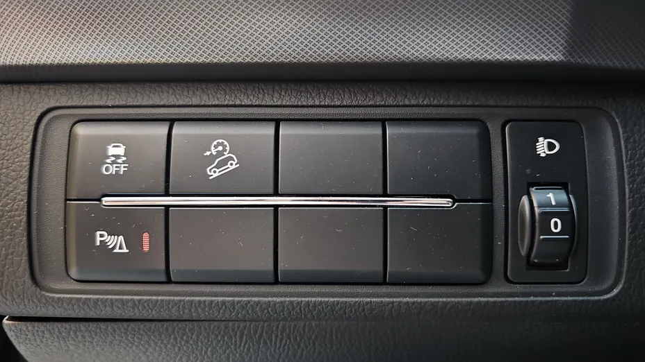 KGM / SSANGYONG Musso Musso Grand 2.2 e-XDi Adventure 4WD aut