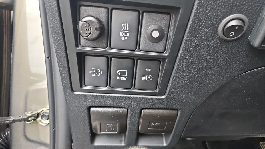 TOYOTA HiLux Hilux 2.8 D-4D mHEV Double Cab Invincible 4x4 aut