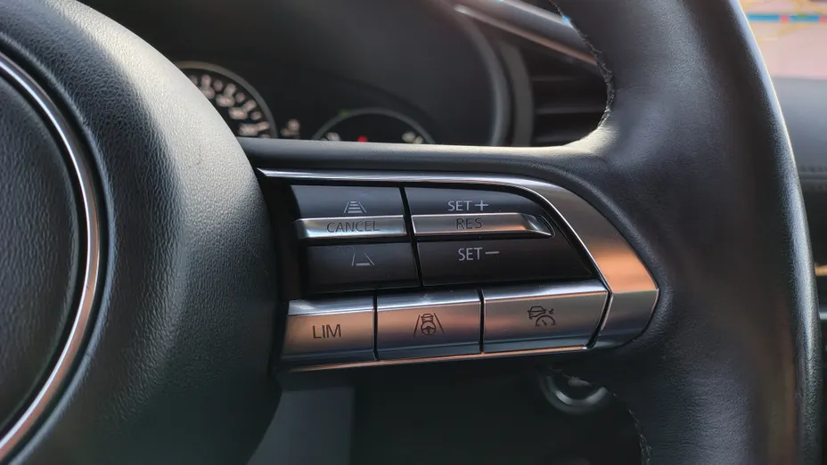 MAZDA 3 3 2.0 mHEV Hikari aut