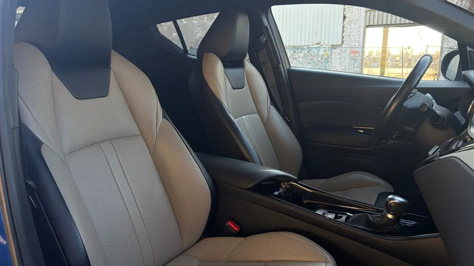 TOYOTA C-HR C-HR 1.8 Hybrid Selection