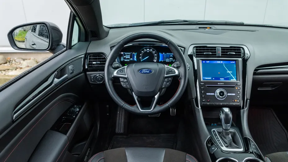 FORD Mondeo Mondeo 2.0 Hybrid ST-Line Plus