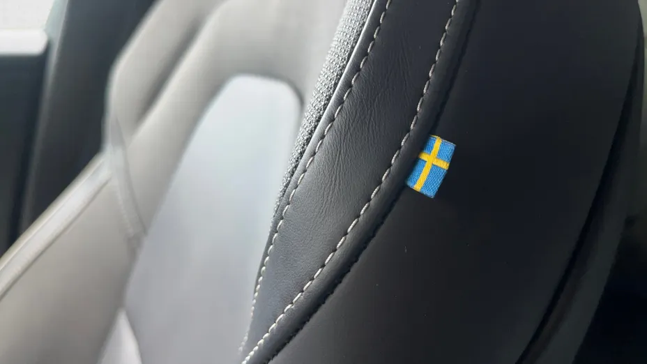 VOLVO XC60 XC60 T6 Plug-In Hybrid AWD Plus Dark aut