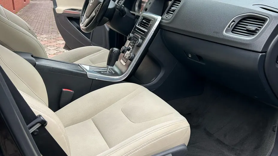 VOLVO V60 V60 D3 aut