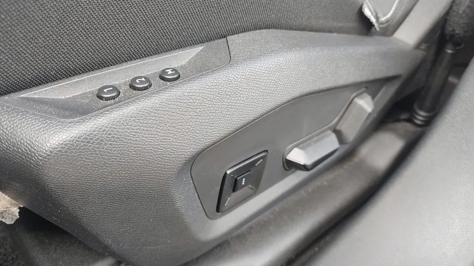 PEUGEOT 3008 3008 1.2 PureTech mHEV GT e-DCS6