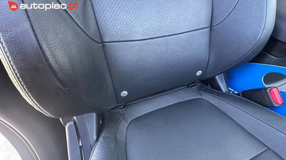 MITSUBISHI Outlander -