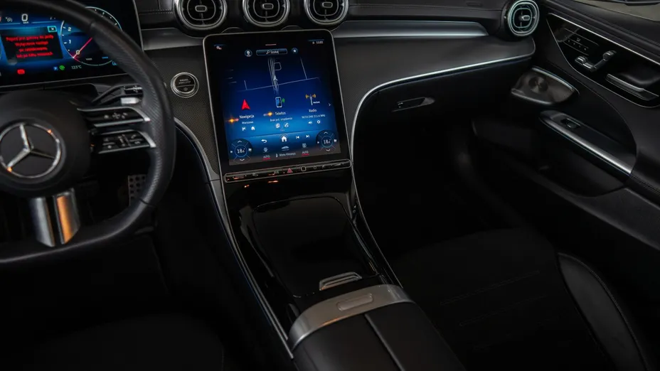 MERCEDES-BENZ C Klasa C 200 mHEV 4-Matic AMG