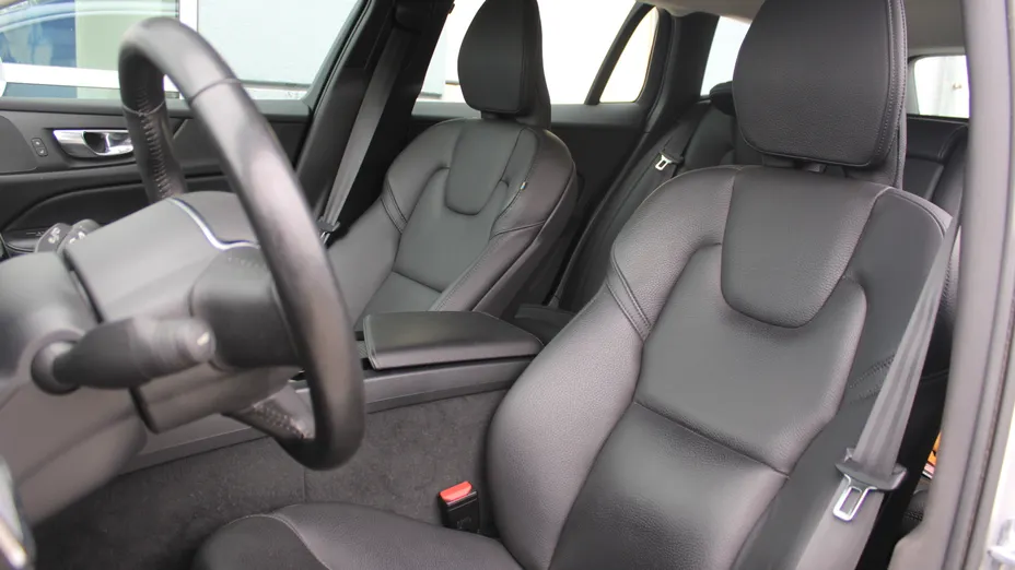 VOLVO V60 V60 B4 D Momentum Pro aut